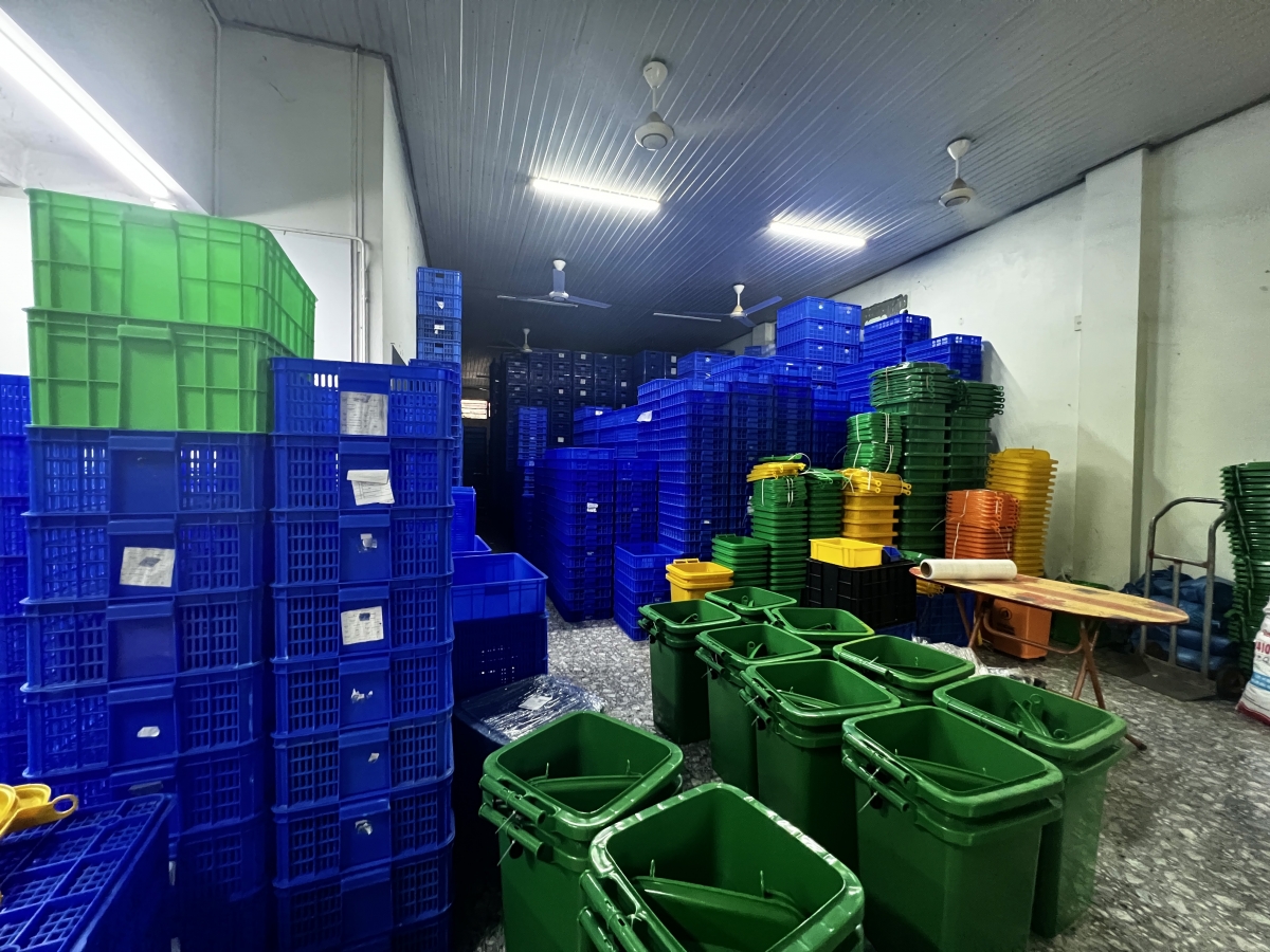 Hiện nay, ông Trịnh Văn Tiến là Nhà phân phối nhựa công nghiệp lớn tại tỉnh Ninh Bình Hiện nay, ông Trịnh Văn Tiến là Nhà phân phối nhựa công nghiệp lớn tại tỉnh Ninh Bình
