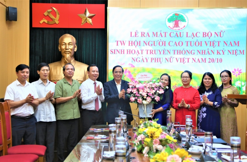 Ra mắt CLB Nữ Cơ quan Trung ương Hội NCT Việt Nam