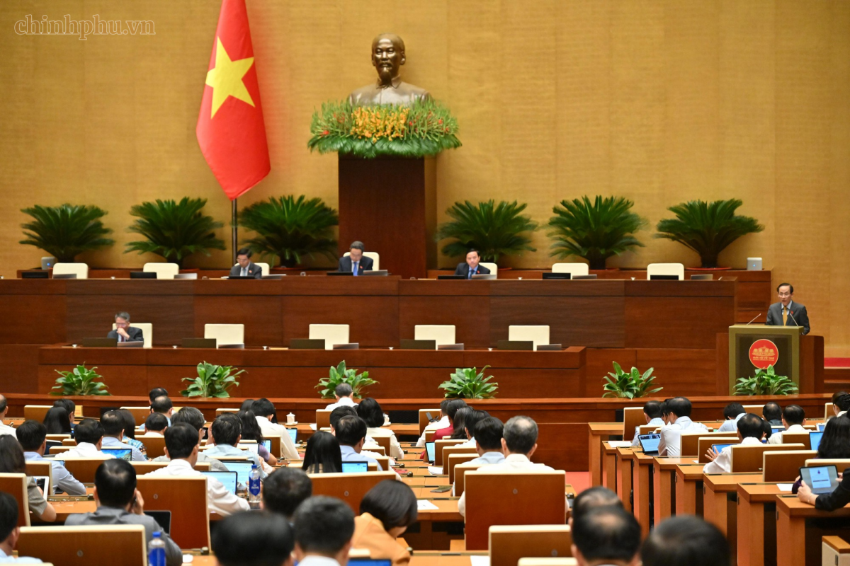 Đại biểu Quốc hội Nguyễn Thanh Bình: Kiến nghị đưa kinh tế bạc vào Nghị quyết phát triển kinh tế - xã hội năm 2027, xây dựng luật riêng Đại biểu Quốc hội Nguyễn Thanh Bình: Kiến nghị đưa kinh tế bạc vào Nghị quyết phát triển kinh tế - xã hội năm 2027, xây dựng luật riêng
