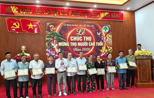 Hội NCT xã Tân Lộc tổ chức chúc thọ, mừng thọ NCT trên địa bàn Hội NCT xã Tân Lộc tổ chức chúc thọ, mừng thọ NCT trên địa bàn