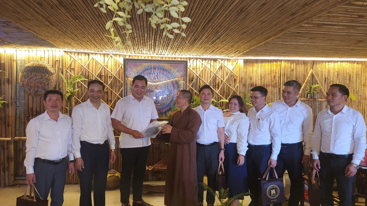 Hương sắc giữa ngàn mây, đượm tình người Suối Giàng