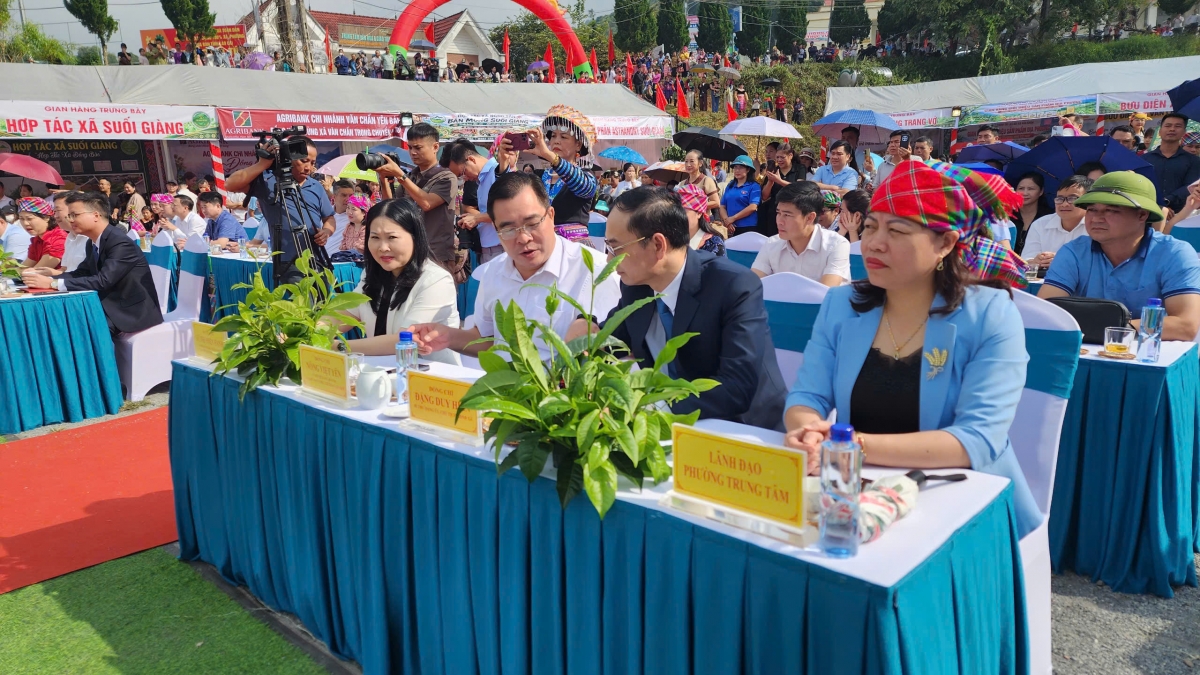 Hương sắc giữa ngàn mây, đượm tình người Suối Giàng
