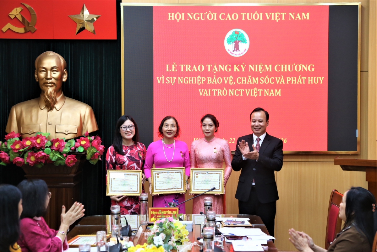 Hội NCT Việt Nam ghi nhận, tri ân những người góp sức chăm lo NCT