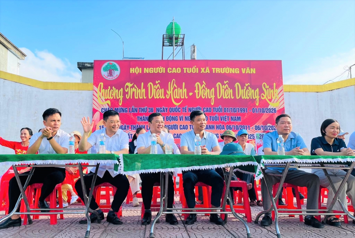 Các đại biểu tham dự chương trình