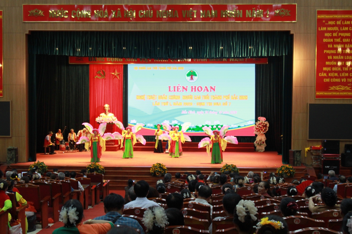 Toàn cảnh Liên hoan Toàn cảnh Liên hoan