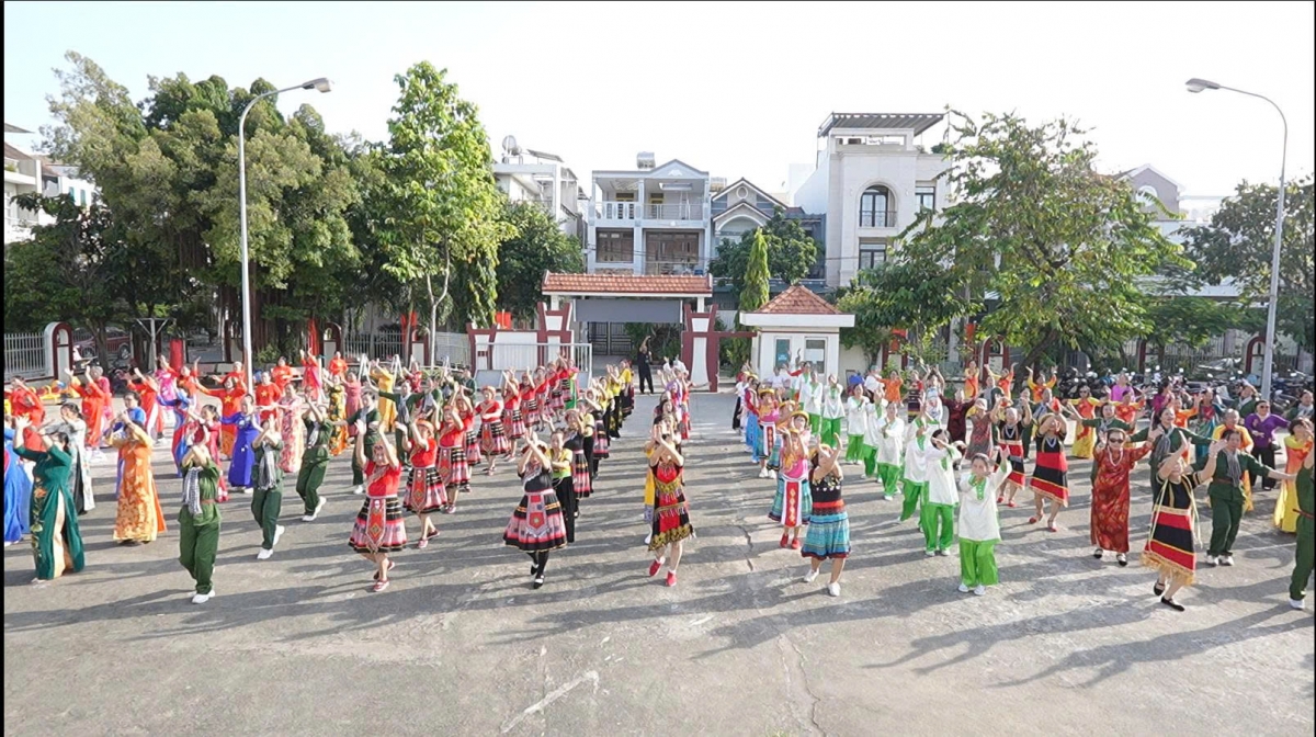 Màng đồng diễn ấn tượng của người cao tuổi phường Hiệp Bình
