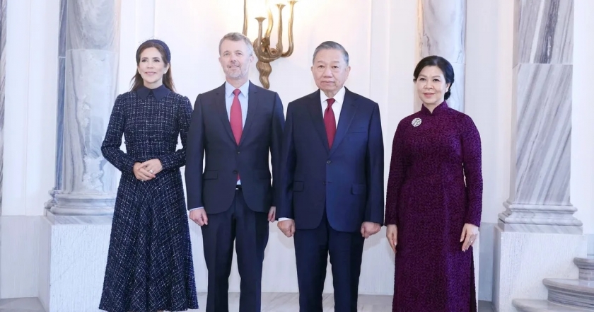 Tổng Bí thư, Chủ tịch nước Tô Lâm và Phu nhân Ngô Phương Ly hội kiến Nhà Vua Đan Mạch Frederik X và Hoàng hậu Mary. Tổng Bí thư, Chủ tịch nước Tô Lâm và Phu nhân Ngô Phương Ly hội kiến Nhà Vua Đan Mạch Frederik X và Hoàng hậu Mary.