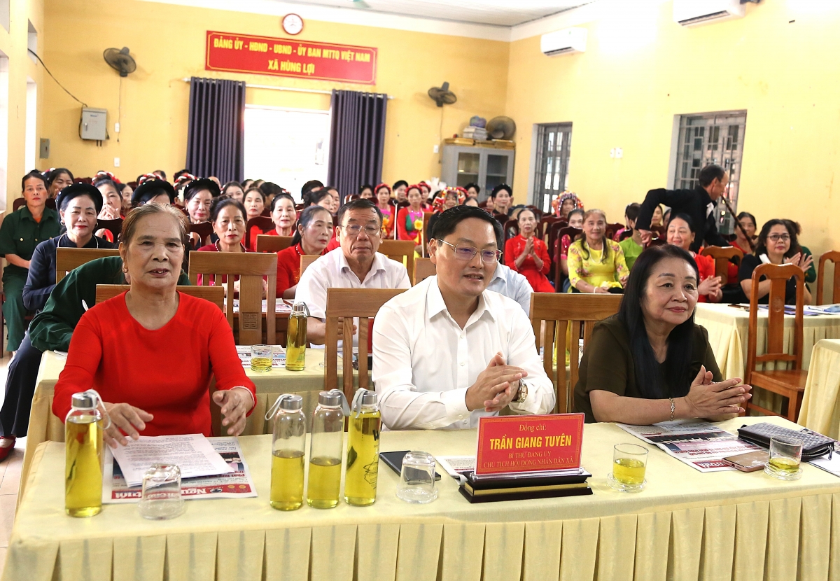 Các đại biểu tham dự chương trình