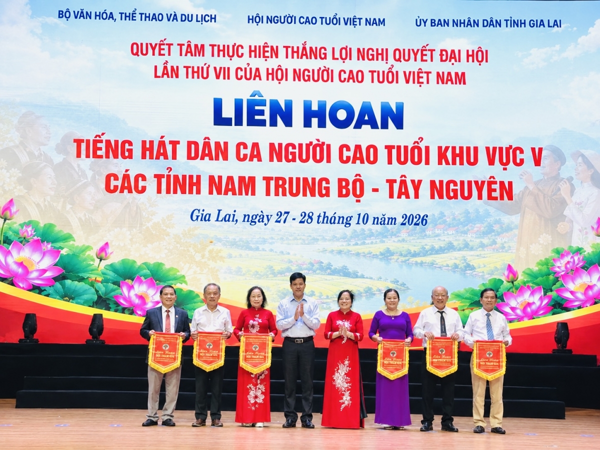 Khai mạc Liên hoan tiếng hát dân ca Người cao tuổi khu vực V: Lan tỏa giá trị văn hóa dân tộc
