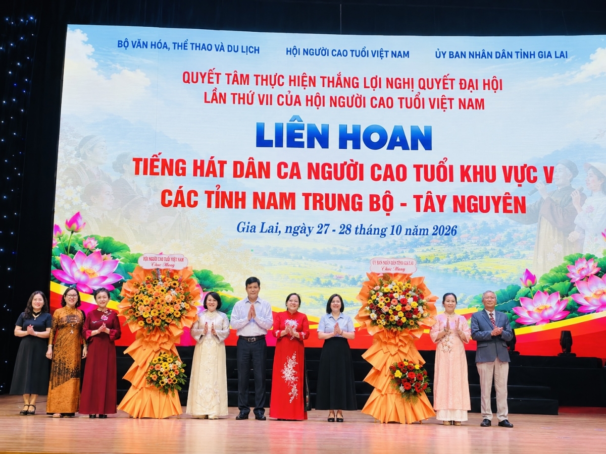 Khai mạc Liên hoan tiếng hát dân ca Người cao tuổi khu vực V: Lan tỏa giá trị văn hóa dân tộc