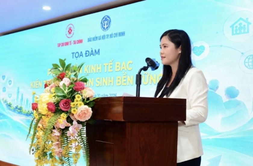Bà Nguyễn Hải Hồng, Phó Tổng Biên tập Tạp chí Kinh tế - Tài chính phát biểu khai mạc Bà Nguyễn Hải Hồng, Phó Tổng Biên tập Tạp chí Kinh tế - Tài chính phát biểu khai mạc