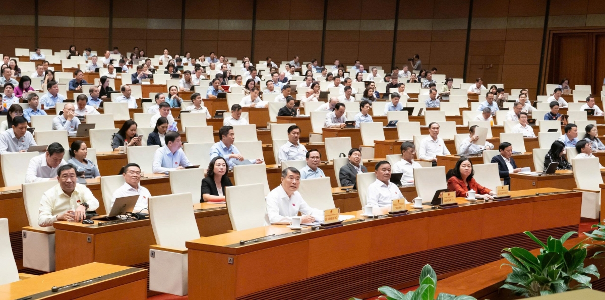 Toàn cảnh phiên thảo luận tại Hội trường về dự thảo Luật Đất đai (sửa đổi), sáng ngày 29/10. Toàn cảnh phiên thảo luận tại Hội trường về dự thảo Luật Đất đai (sửa đổi), sáng ngày 29/10.