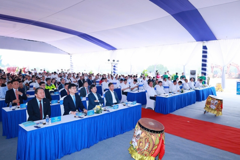 Sáng 29/10, Công ty CP Viglacera Thái Nguyên tổ chức Lễ khởi công Dự án đầu tư xây dựng và kinh doanh kết cấu hạ tầng Khu công nghiệp Tây Phổ Yên - giai đoạn 1