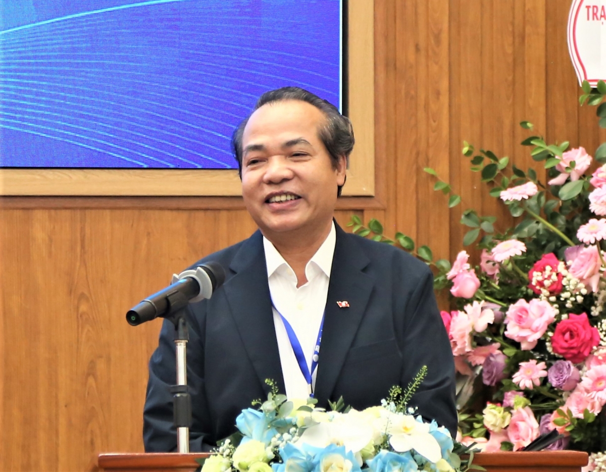 TS Đoàn Hữu Bẩy tham luận tại Hội thảo TS Đoàn Hữu Bẩy tham luận tại Hội thảo