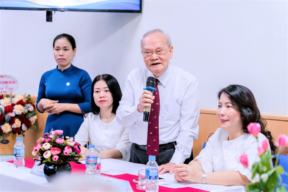 Cụ Vũ Quốc Tuấn, gần 100 tuổi chia sẻ cảm xúc tại Lễ kỷ niệm 20 năm Ngày thành lập Trung tâm Chăm sóc NCT Nhân Ái - Công ty CP Quốc tế Nhân Ais Cụ Vũ Quốc Tuấn, gần 100 tuổi chia sẻ cảm xúc tại Lễ kỷ niệm 20 năm Ngày thành lập Trung tâm Chăm sóc NCT Nhân Ái - Công ty CP Quốc tế Nhân Ais