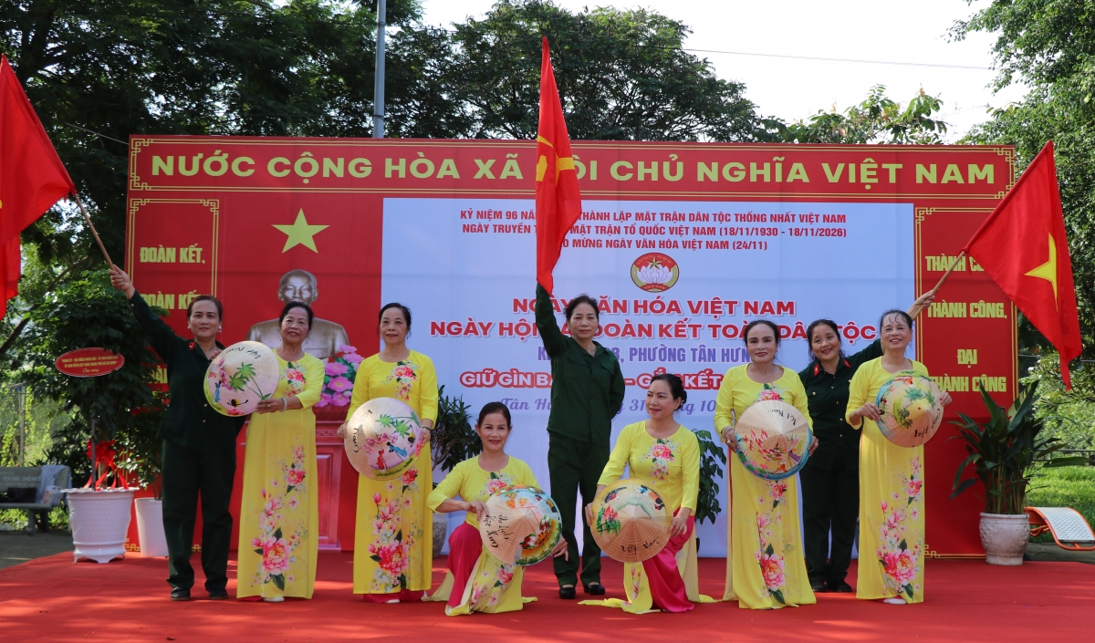 Lan tỏa tinh thần đại đoàn kết, xây dựng khu dân cư văn minh, nghĩa tình Lan tỏa tinh thần đại đoàn kết, xây dựng khu dân cư văn minh, nghĩa tình
