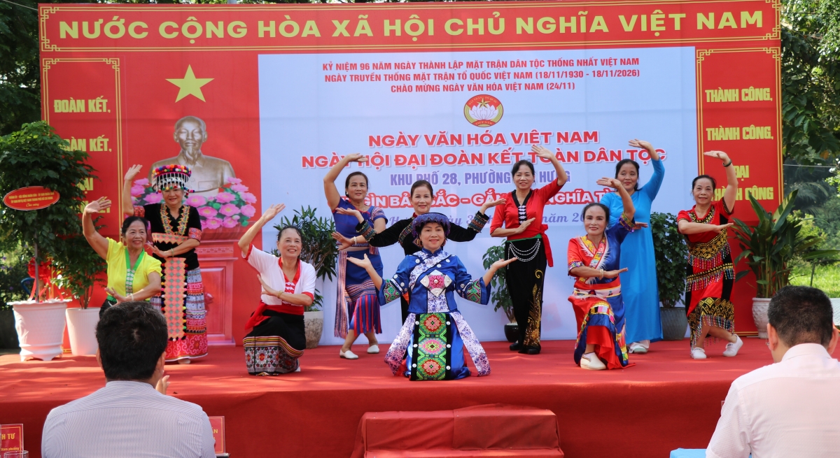 Lan tỏa tinh thần đại đoàn kết, xây dựng khu dân cư văn minh, nghĩa tình Lan tỏa tinh thần đại đoàn kết, xây dựng khu dân cư văn minh, nghĩa tình