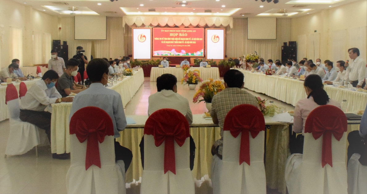 Tỉnh Long An: Họp báo thông tin về kế hoạch phát triển kinh tế - xã hội năm 2022