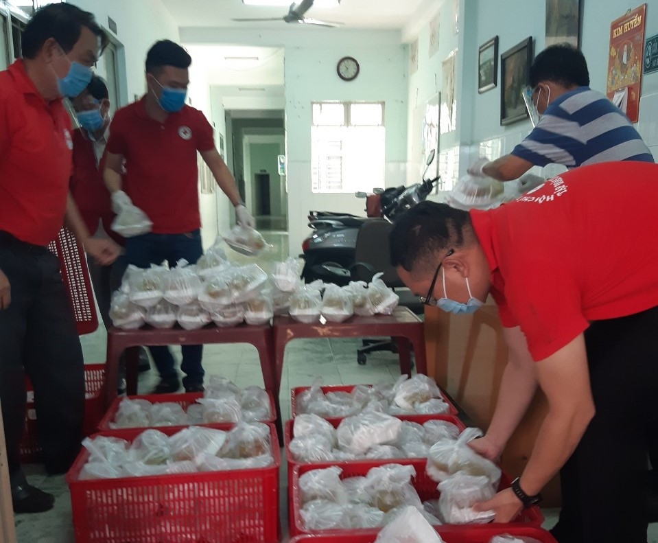 TP Hồ Chí Minh: Nhiều địa phương và doanh nghiệp ủng hộ người dân cách ly trong vùng tâm dịch COVID-19