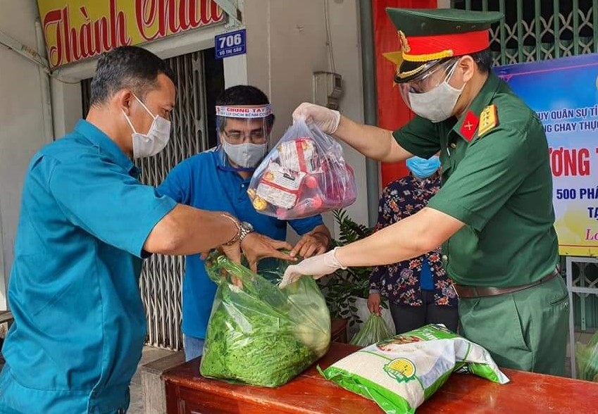 Bà Rịa –Vũng Tàu: Quân đội hỗ trợ cho người dân có hoàn cảnh khó khăn do ảnh hưởng đại dịch