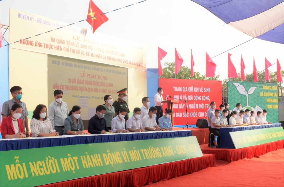 Huyện Bình Chánh, TP Hồ Chí Minh: Phát động ra quân tổng vệ sinh môi trường, trồng cây xanh