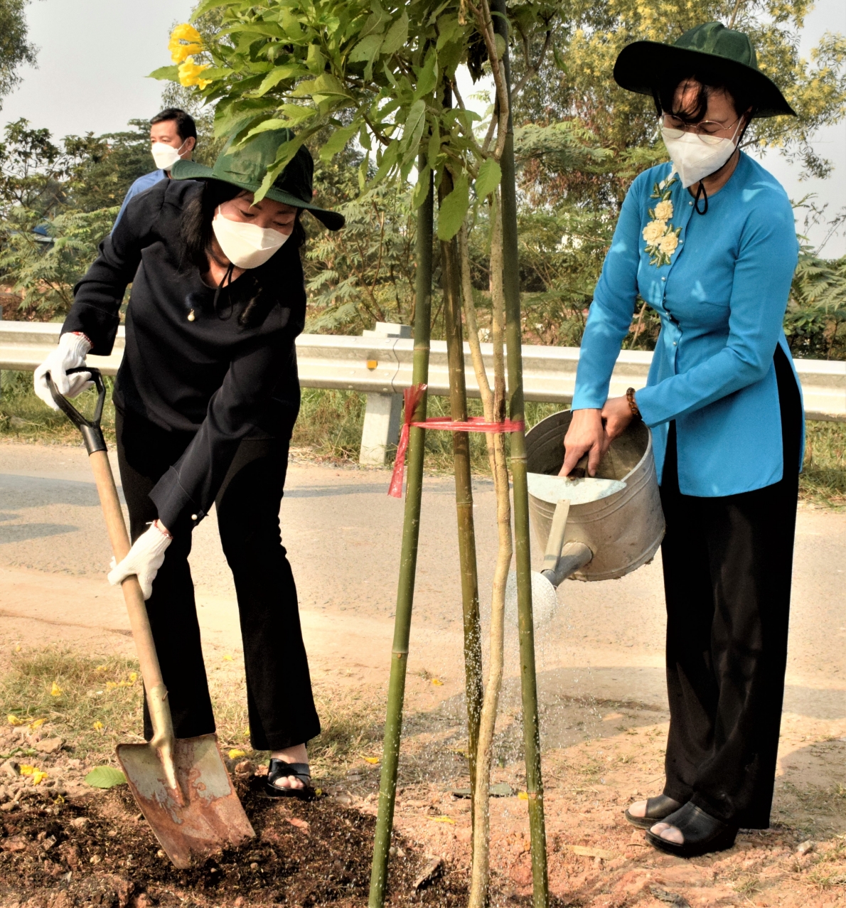 Huyện Bình Chánh, TP Hồ Chí Minh: Phát động ra quân tổng vệ sinh môi trường, trồng cây xanh