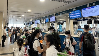 Sân bay Tân Sơn Nhất quá tải ngày cuối năm