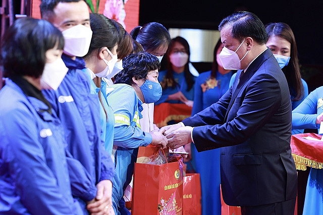 Tết ấm áp cho người lao động xa quê