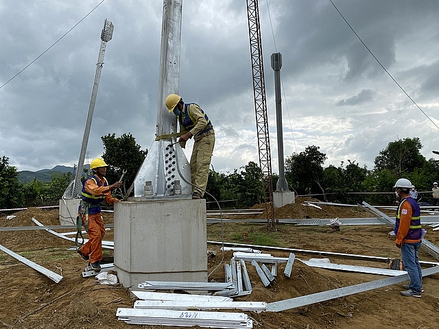 Xuân sớm trên các công trình truyền tải điện trọng điểm