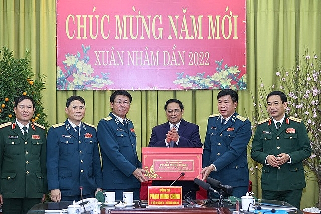 Thủ tướng Phạm Minh Chính chúc Tết quân và dân Trường Sa