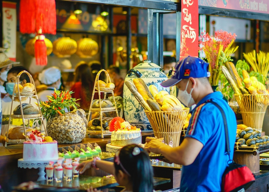 Rực rỡ sắc hoa, ấn tượng triển lãm Phật giáo, Núi Bà Tây Ninh bội thu khách Tết Nhâm Dần