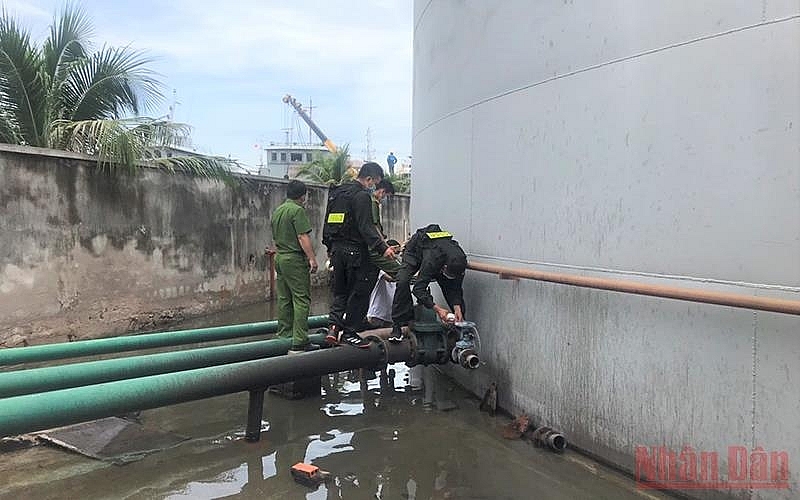 Đề nghị truy tố 74 bị can trong đường dây buôn lậu xăng đặc biệt lớn