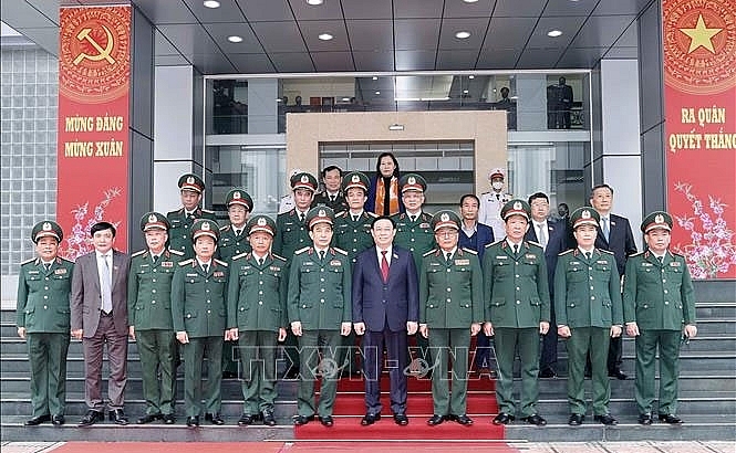 Chủ tịch Quốc hội Vương Đình Huệ thăm và làm việc với Tổng cục II