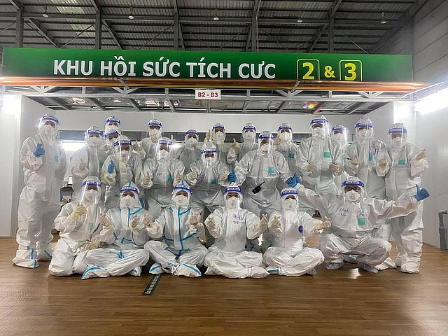 'Lao vào tâm dịch' để thấy mình sống có ích hơn