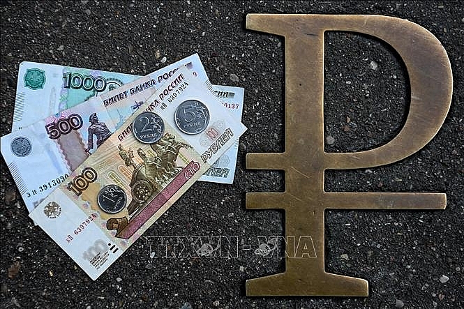 Giá đồng ruble tiếp tục rơi xuống mức thấp kỷ lục