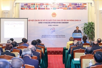 Thủ tướng cảm ơn các đối tác quốc tế đã hỗ trợ vaccine phòng COVID-19 cho Việt Nam
