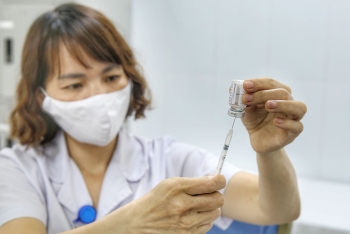 Chính phủ chỉ đạo Bộ Y tế thực hiện hợp đồng cung cấp vaccine phòng COVID-19 do AstraZeneca sản xuất