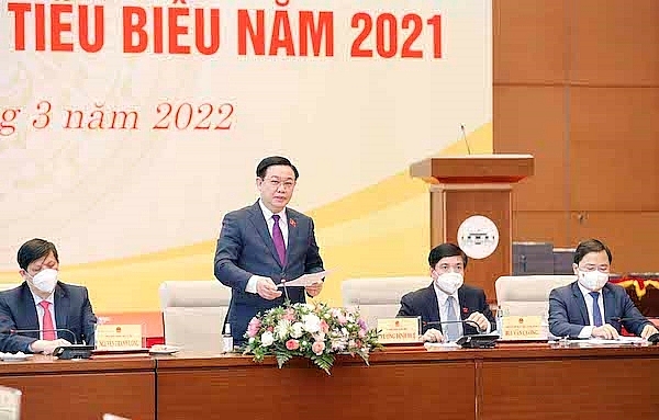 Chủ tịch Quốc hội gặp mặt thầy thuốc trẻ Việt Nam tiêu biểu