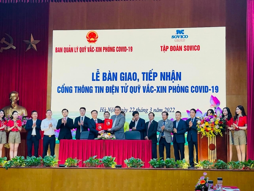 Bàn giao Cổng thông tin điện tử ủng hộ online cho Ban quản lý Quỹ vaccine