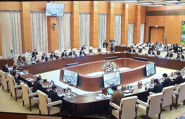 Pháp lệnh Trình tự, thủ tục Tòa án nhân dân xem xét, quyết định việc đưa người nghiện ma túy từ đủ 12 tuổi đến dưới 18 tuổi vào cơ sở cai nghiện bắt buộc được 100% thành viên Ủy ban Thường vụ Quốc hội biểu quyết thông qua - Ảnh: VGP/Nguyễn Hoàng