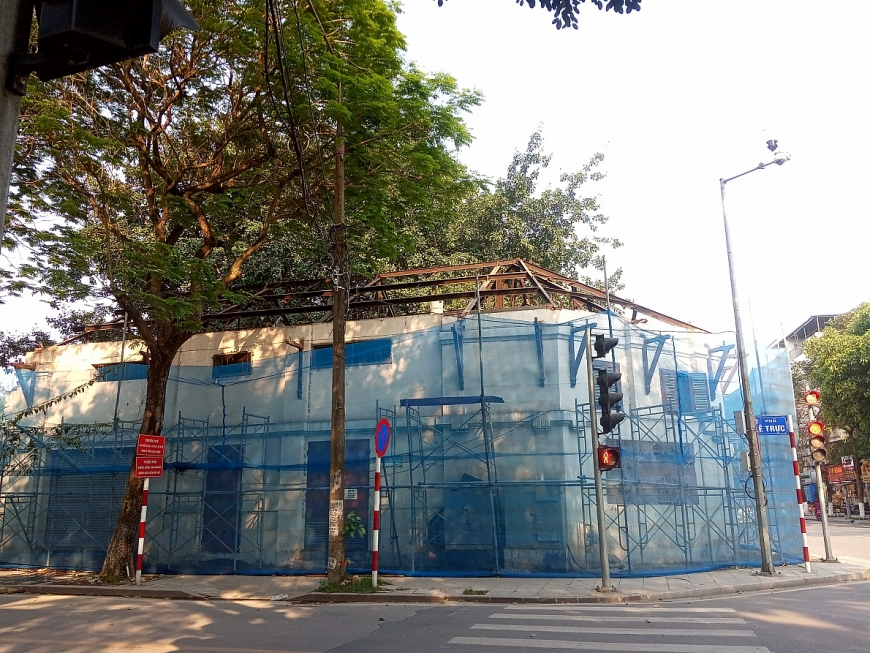 Cận cảnh dãy nhà 4 mặt tiền trên phố Trần Phú đang tháo dỡ để thực hiện tòa nhà đa chức năng