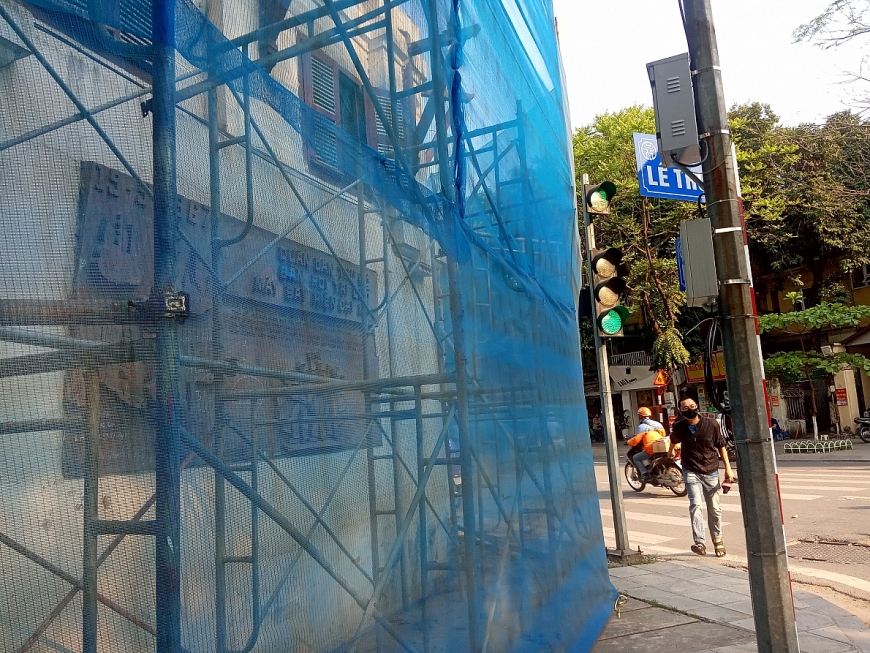 Cận cảnh dãy nhà 4 mặt tiền trên phố Trần Phú đang tháo dỡ để thực hiện tòa nhà đa chức năng