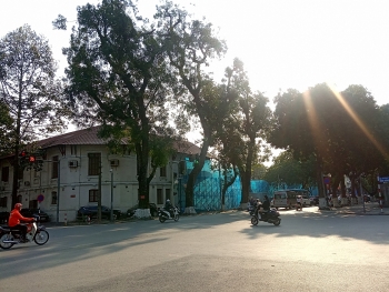 Cận cảnh dãy nhà 4 mặt tiền trên phố Trần Phú đang tháo dỡ để thực hiện tòa nhà đa chức năng