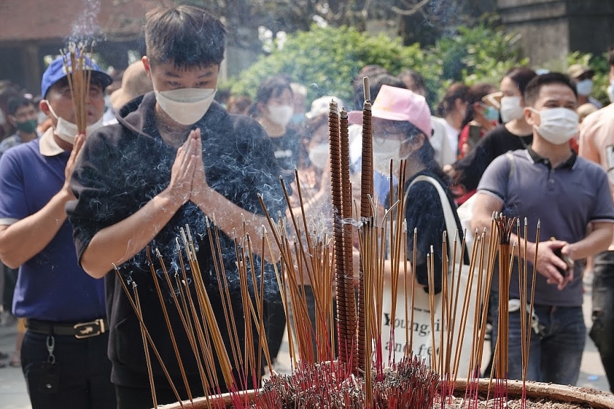 Biển người đổ về Đền Hùng dâng hương trước ngày khai hội