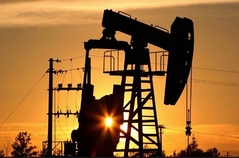 Sắp tới giá xăng có thể giảm 800 đồng/lít. Ảnh minh hoạ