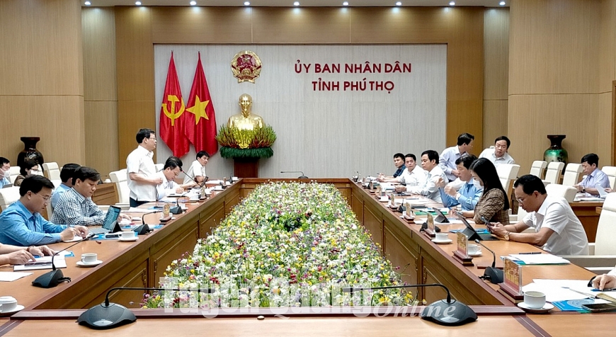 Các đại biểu dự buổi làm việc.