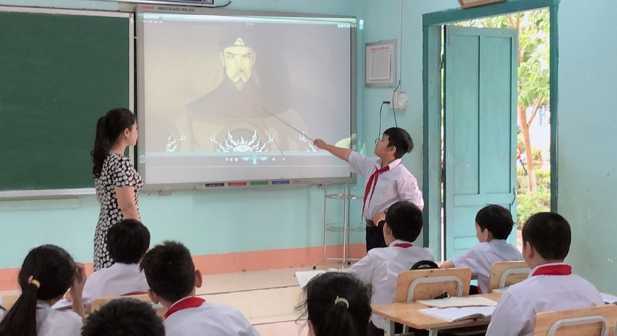 Giáo dục lịch sử là nội dung bắt buộc trong toàn bộ giai đoạn giáo dục cơ bản.