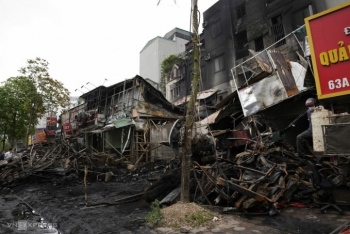 TP Hà Nội: Cháy hàng loạt cửa hàng ở quận Nam Từ Liêm
