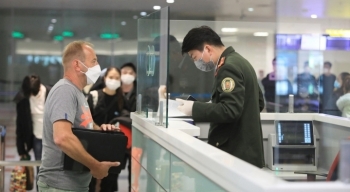 Từ 0h ngày 27/4, người nhập cảnh vào Việt Nam không phải khai báo y tế