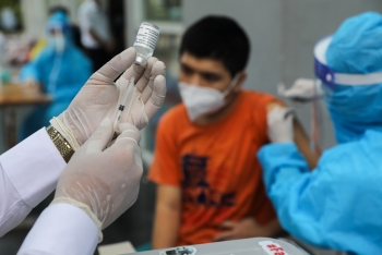 Bộ Y tế đề nghị đẩy nhanh tiến độ tiêm vaccine phòng COVID-19 cho trẻ